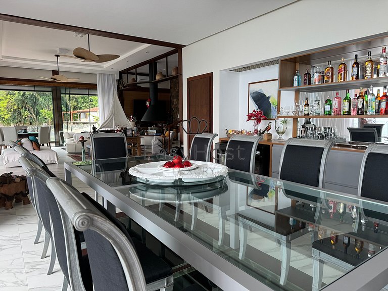 Casa en venta en Angra dos Reis con piscina, playa y jacuzzi