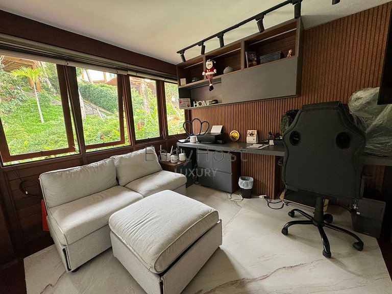 Casa en venta en Angra dos Reis con piscina, playa y jacuzzi