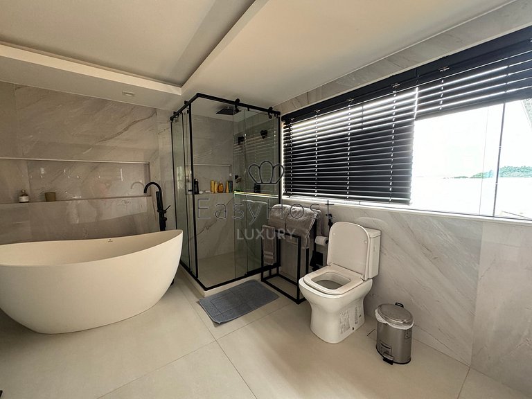 House for sale in Angra dos Reis with pool beach and hot tub