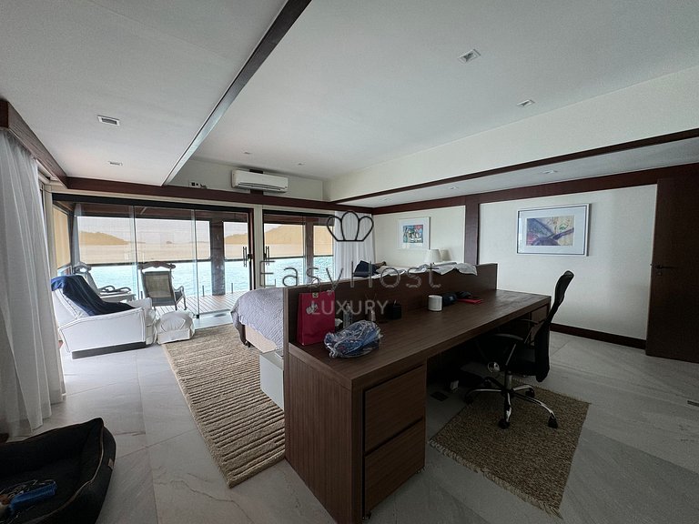 Casa en venta en Angra dos Reis con piscina, playa y jacuzzi