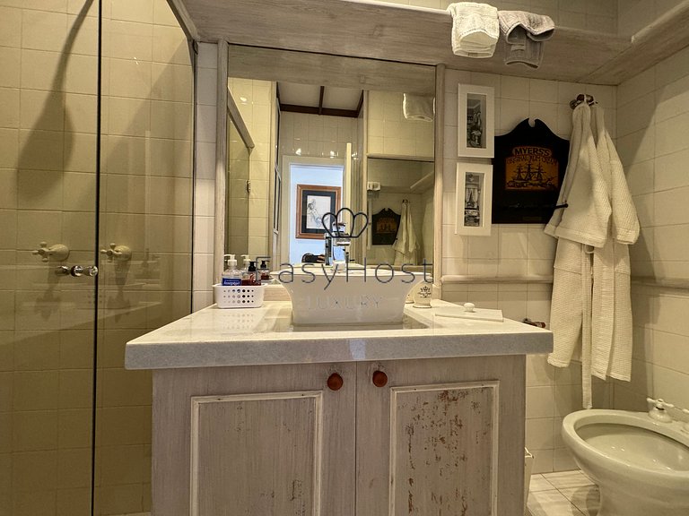 House for sale in Angra dos Reis with pool beach and hot tub