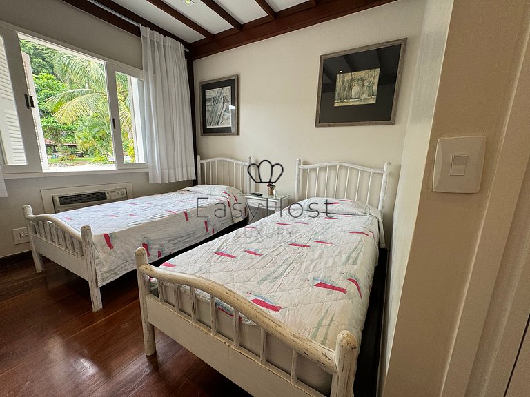 House for sale in Angra dos Reis with pool beach and hot tub