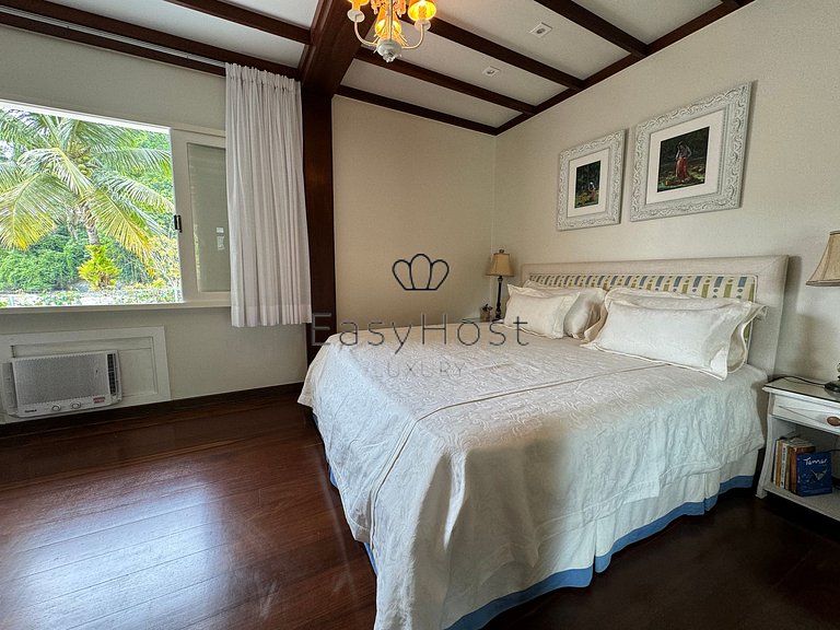 House for sale in Angra dos Reis with pool beach and hot tub