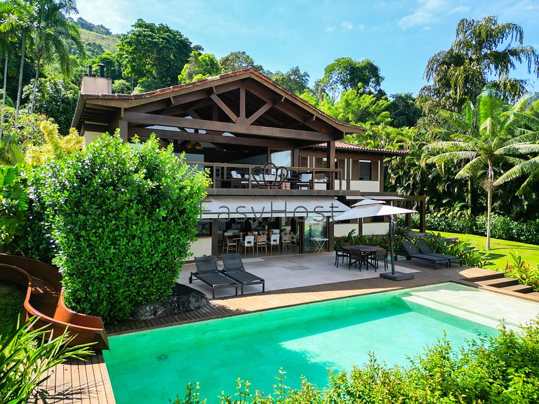 Casa de vacaciones en Angra con piscina frente a la playa
