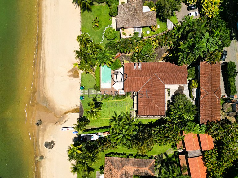 Casa para temporada em Angra com piscina pé na areia e sauna