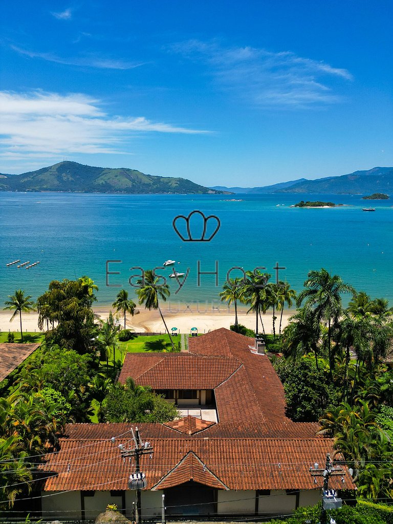 Casa para temporada em Angra com piscina pé na areia e sauna
