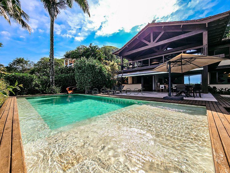 Casa de vacaciones en Angra con piscina frente a la playa