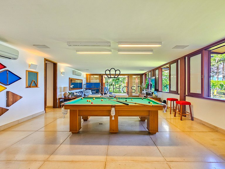 Casa para temporada em Angra com piscina pé na areia e sauna