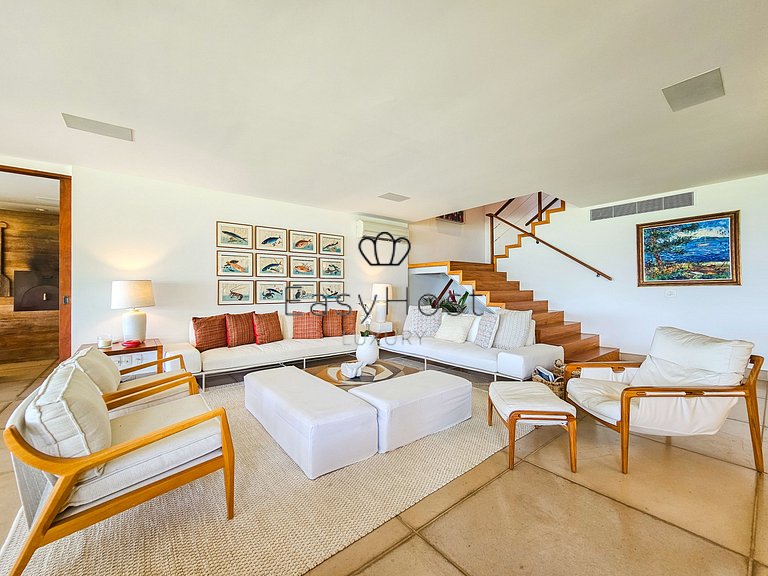 Vacation home in Angra with beachfront pool and sauna.