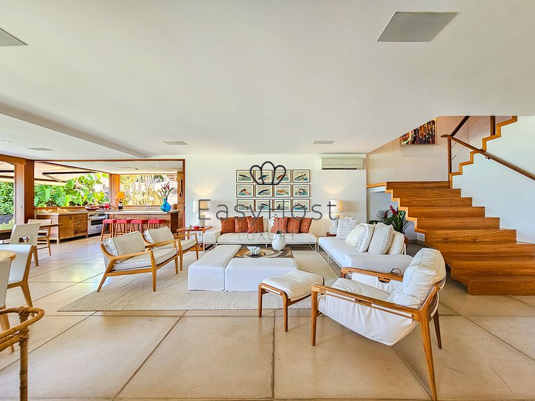 Vacation home in Angra with beachfront pool and sauna.