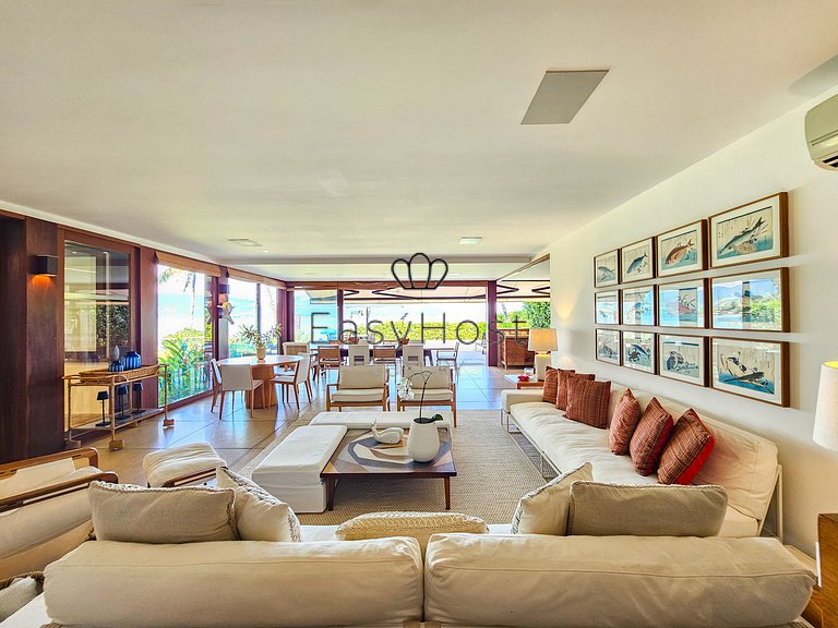 Vacation home in Angra with beachfront pool and sauna.