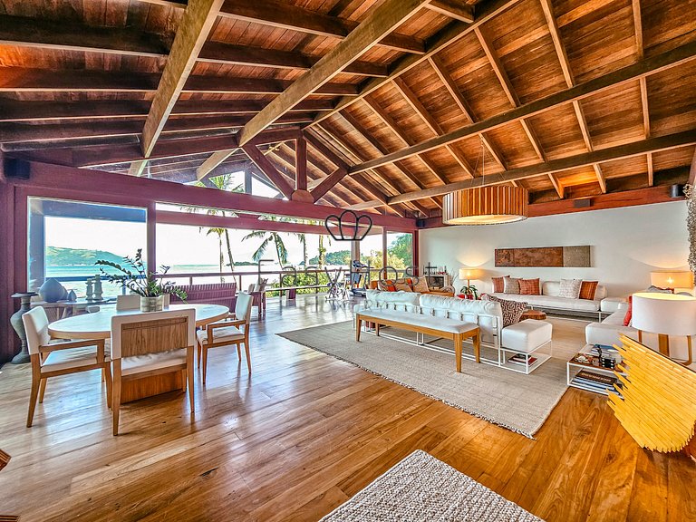 Casa para temporada em Angra com piscina pé na areia e sauna