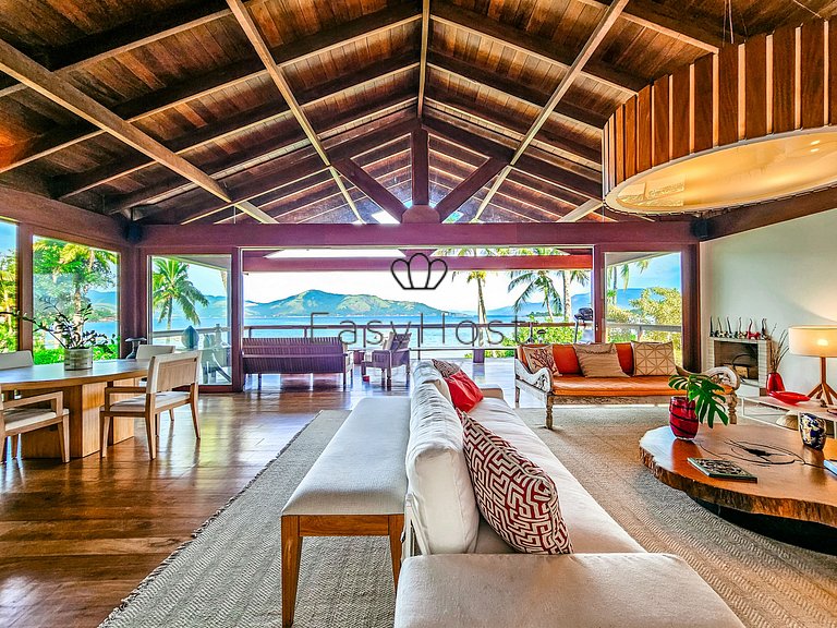 Vacation home in Angra with beachfront pool and sauna.