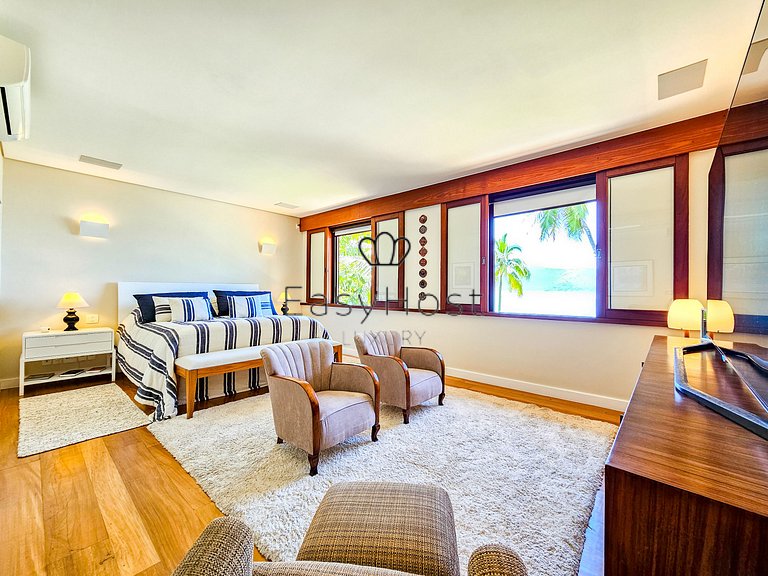 Casa para temporada em Angra com piscina pé na areia e sauna