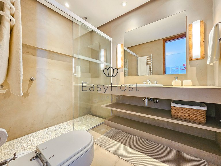 Vacation home in Angra with beachfront pool and sauna.