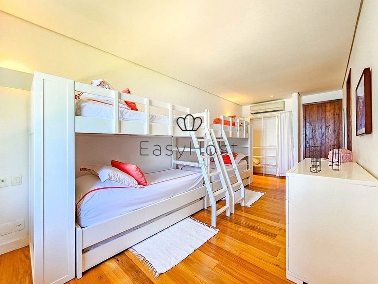 Vacation home in Angra with beachfront pool and sauna.