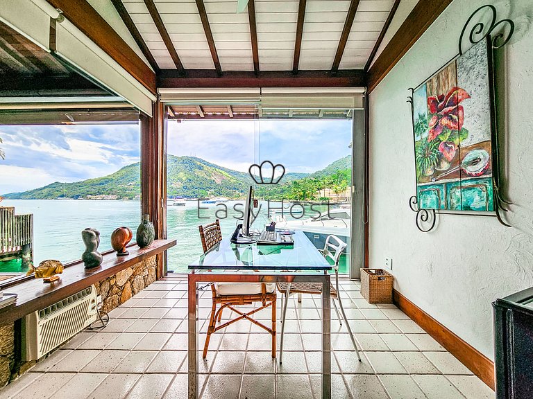 Casa à venda no Condomínio Portogalo com piscina e vista par