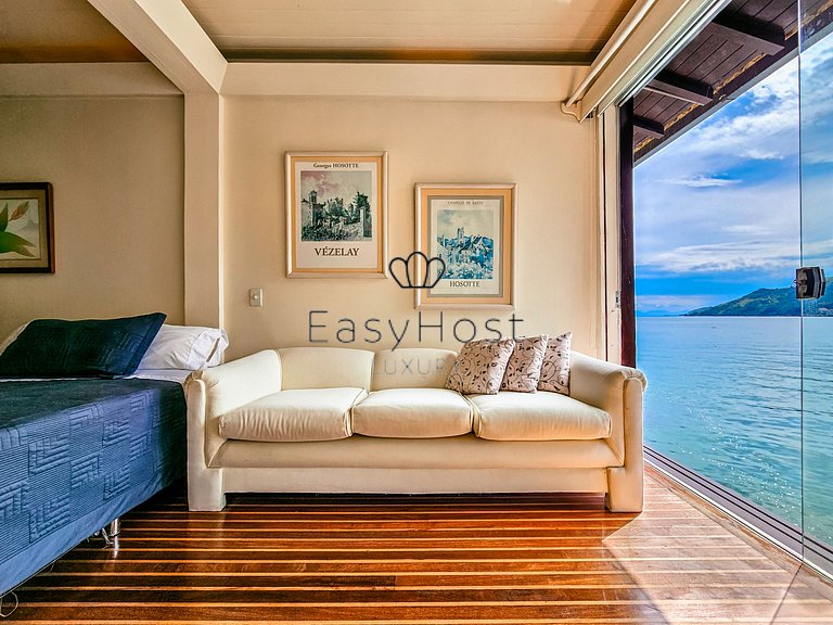 Casa à venda no Condomínio Portogalo com piscina e vista par
