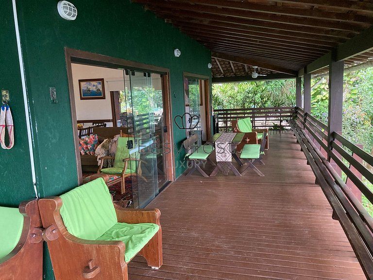 Casa à venda em Iha Grande beira mar com deck e amplo terren