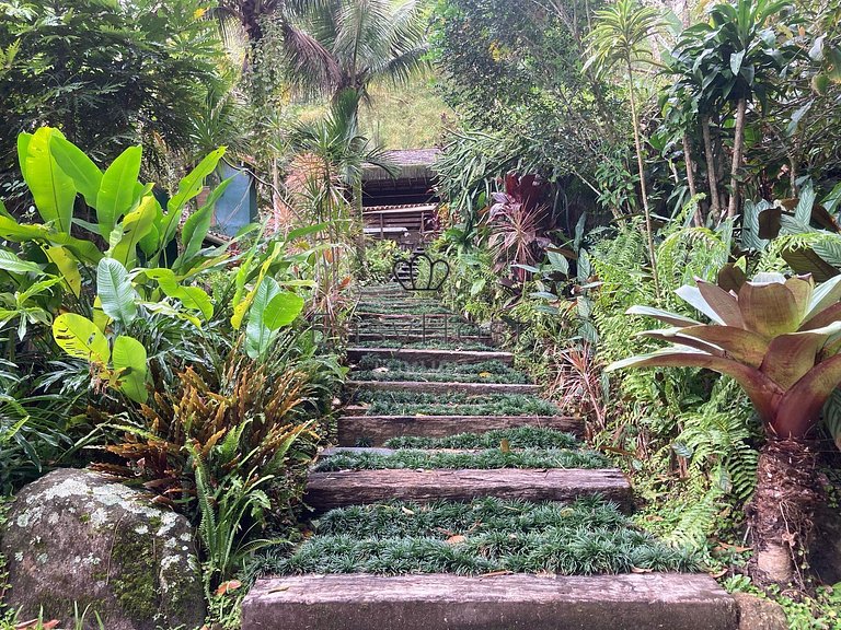 Casa à venda em Iha Grande beira mar com deck e amplo terren