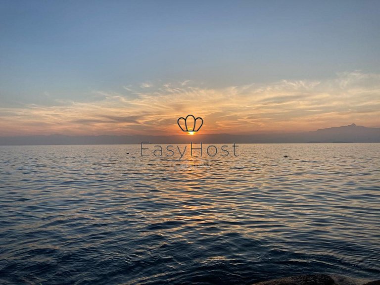 House for sale on Ilha Grande, beachfront, with deck