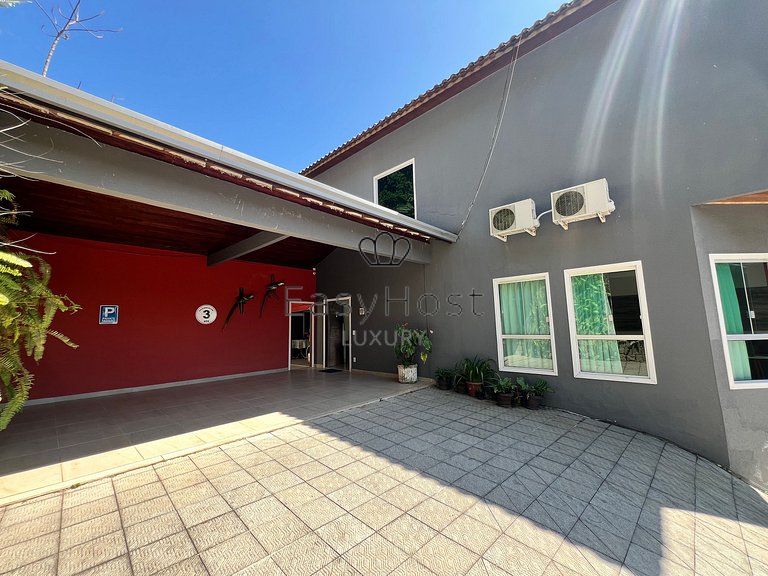 House for sale in a gated community with pool and beach.