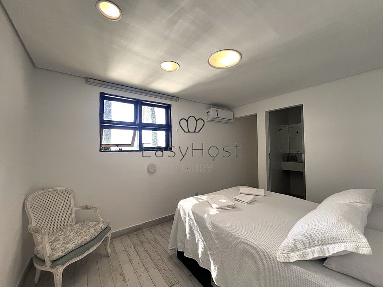 Vacation rental house on the beach in Angra dos Reis, beachf