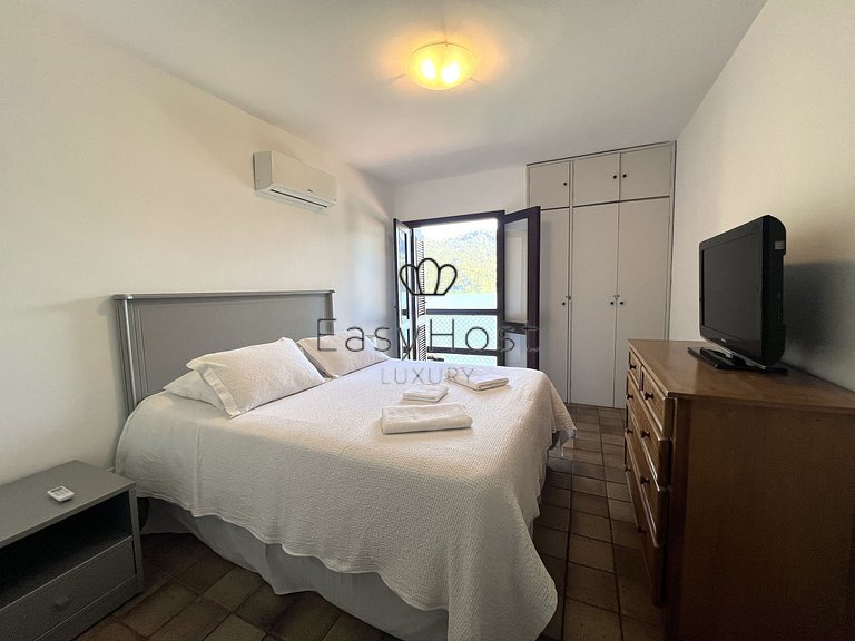 Vacation rental house on the beach in Angra dos Reis, beachf