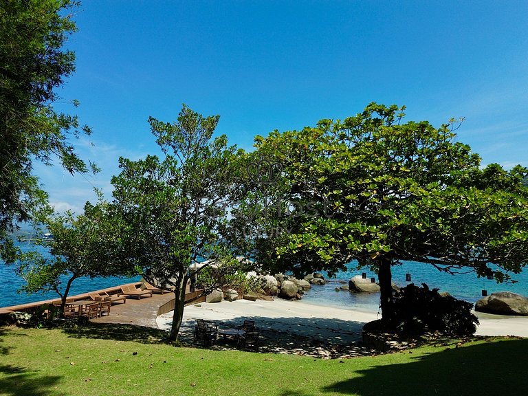 Beach house for sale in Portogalo with sauna, gym and sea vi