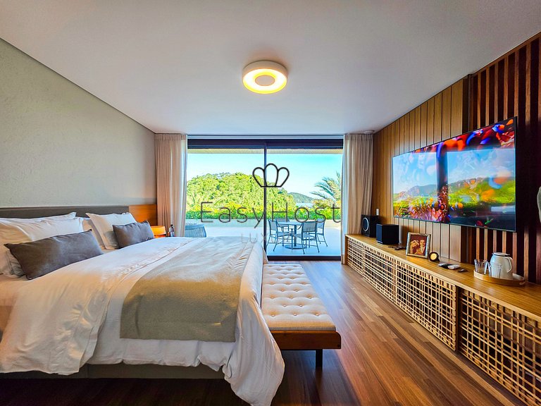 Luxurious mansion in Angra dos Reis, a haven of refinement.