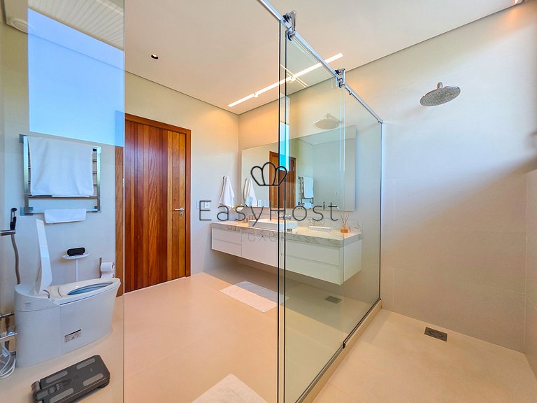 Luxurious mansion in Angra dos Reis, a haven of refinement.