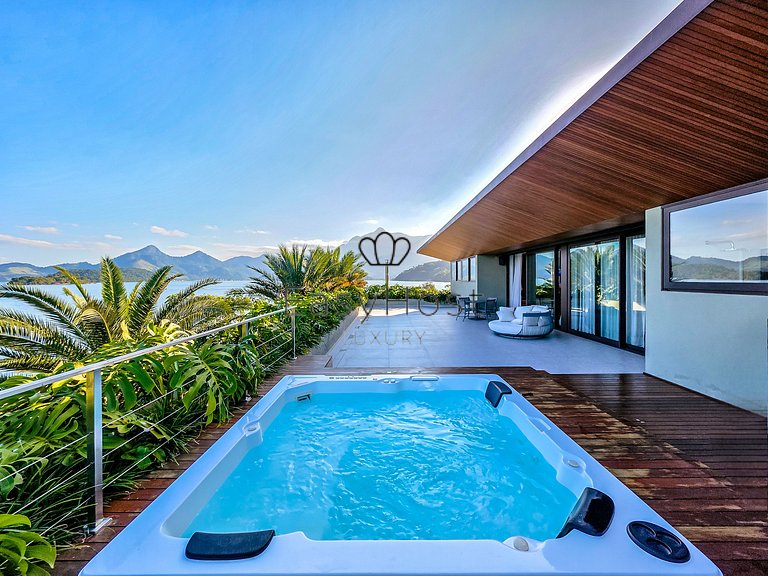 Mansão luxuosa em angra dos reis, um refúgio de requinte