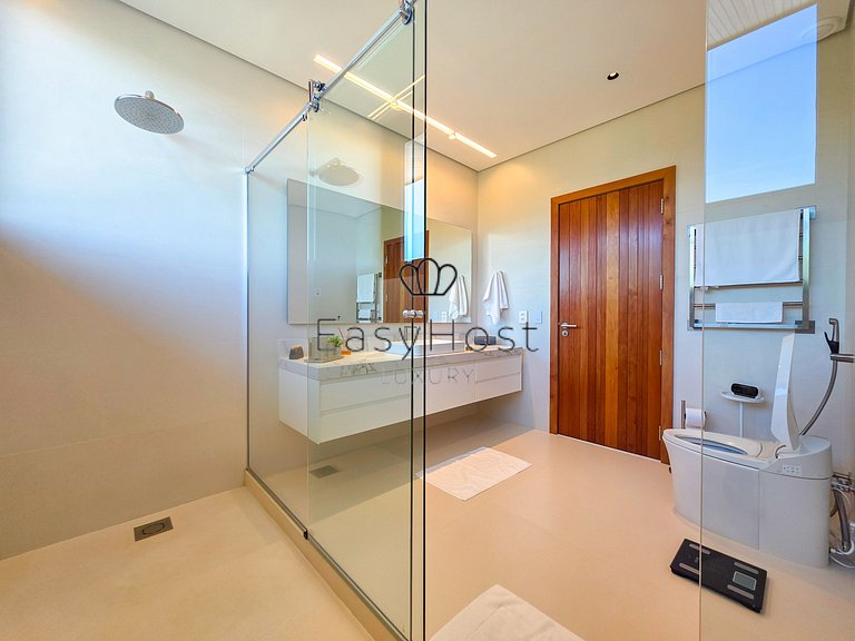 Luxurious mansion in Angra dos Reis, a haven of refinement.