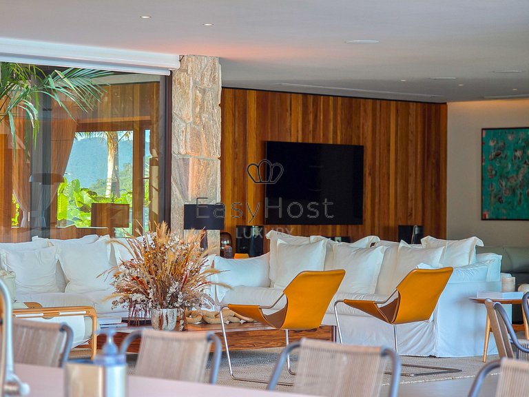 Luxurious mansion in Angra dos Reis, a haven of refinement.