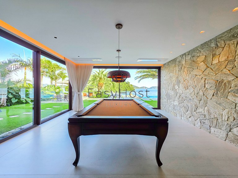 Luxurious mansion in Angra dos Reis, a haven of refinement.