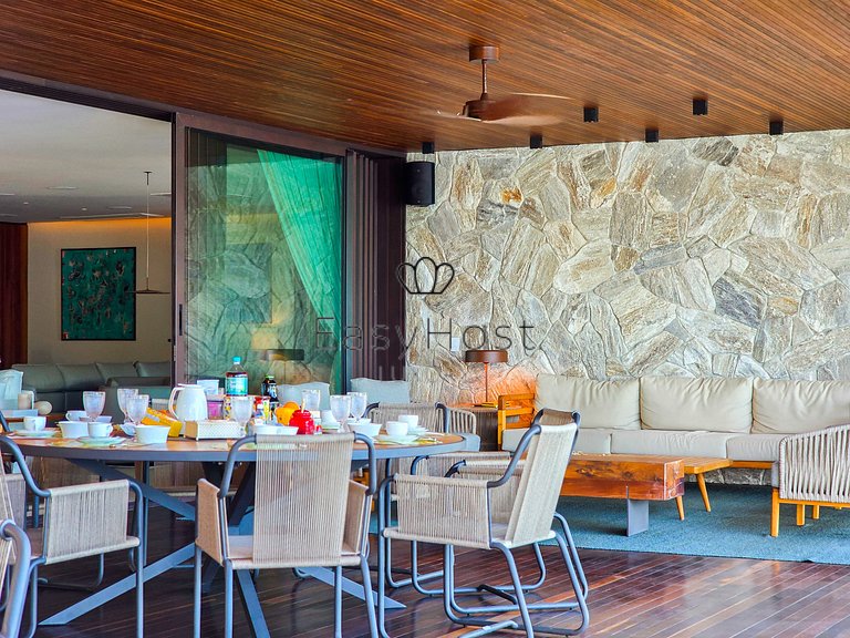 Luxurious mansion in Angra dos Reis, a haven of refinement.