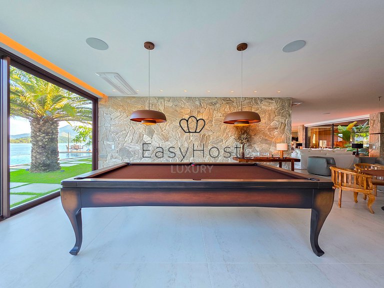 Luxurious mansion in Angra dos Reis, a haven of refinement.