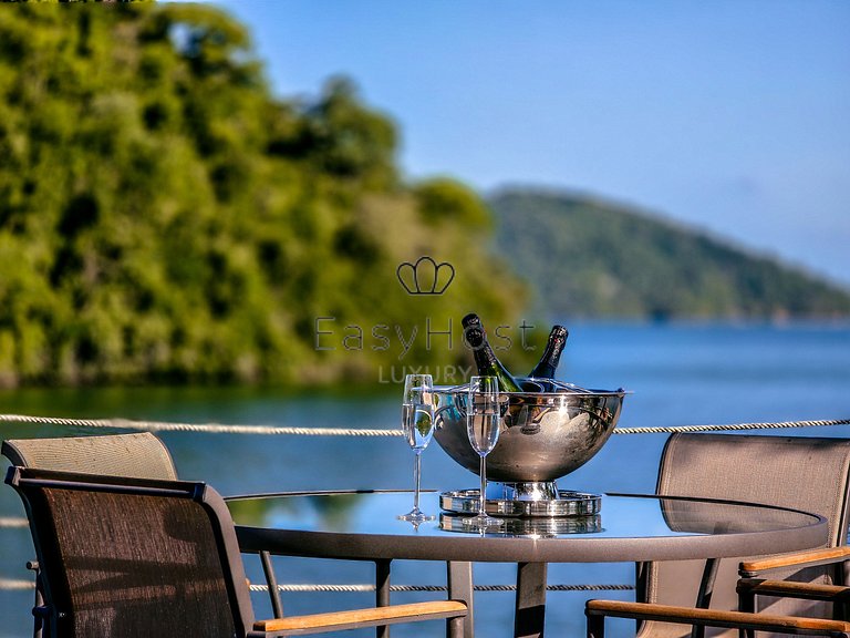 Mansão luxuosa em angra dos reis, um refúgio de requinte