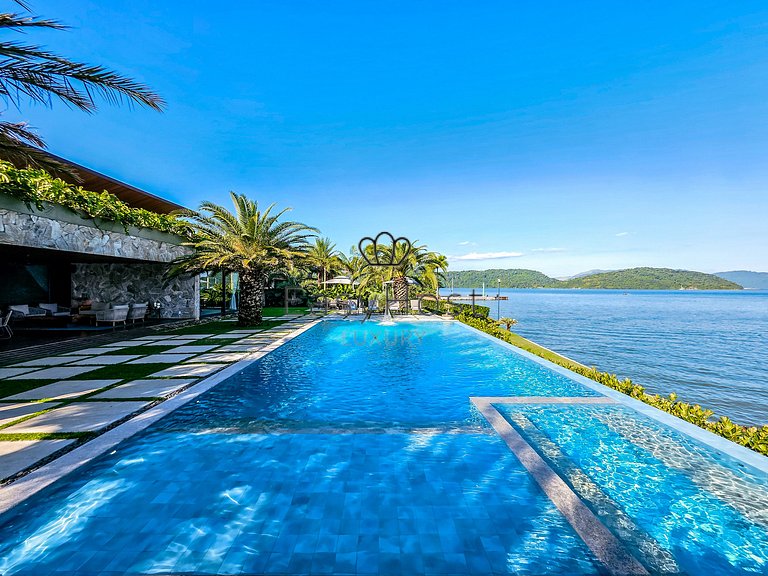 Mansão luxuosa em angra dos reis, um refúgio de requinte