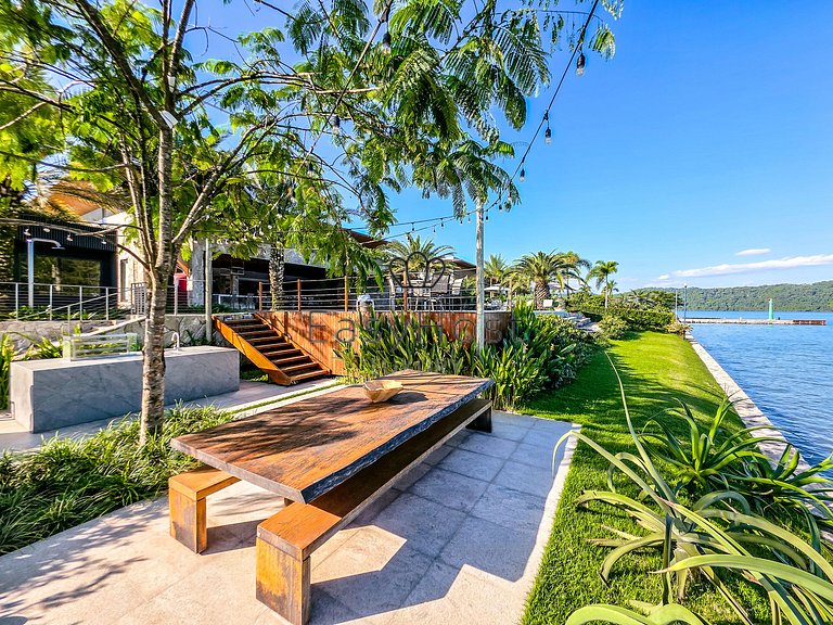 Mansão luxuosa em angra dos reis, um refúgio de requinte