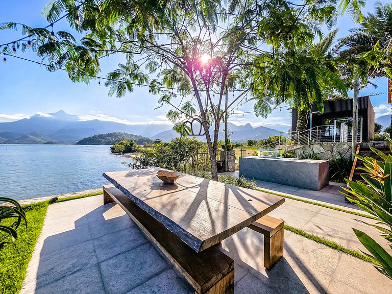 Luxurious mansion in Angra dos Reis, a haven of refinement.