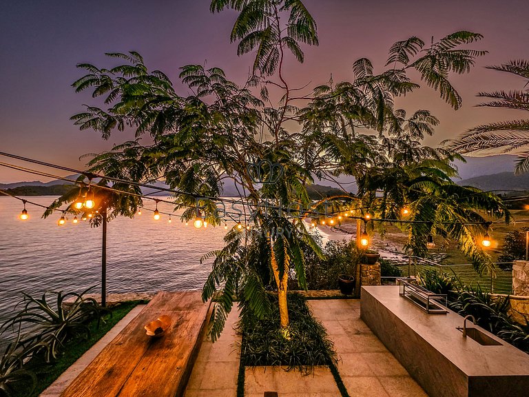 Mansão luxuosa em angra dos reis, um refúgio de requinte