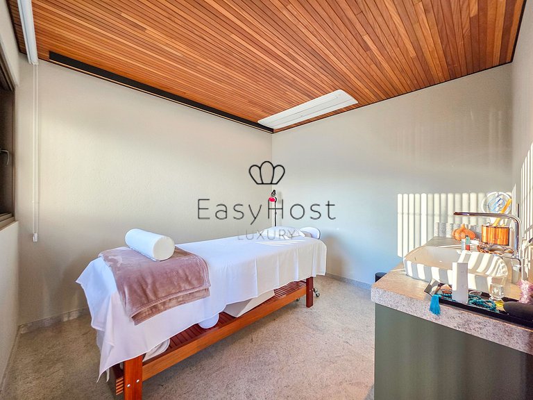 Luxurious mansion in Angra dos Reis, a haven of refinement.