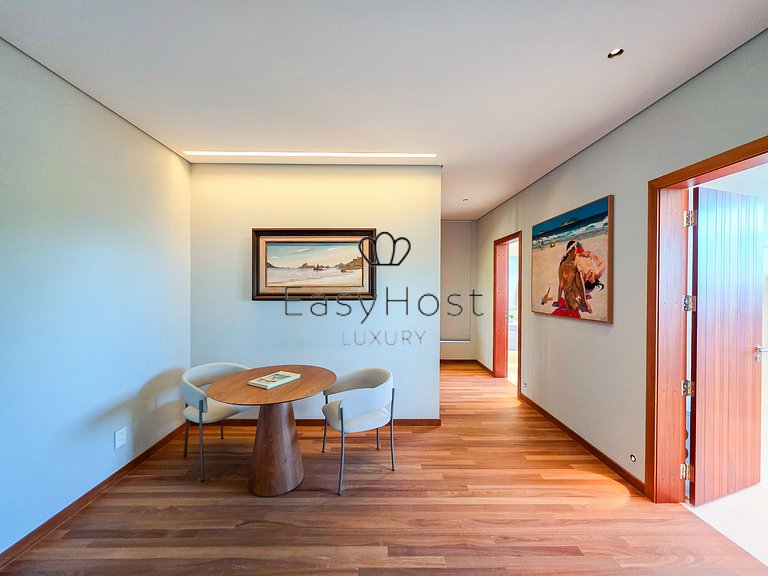 Luxurious mansion in Angra dos Reis, a haven of refinement.