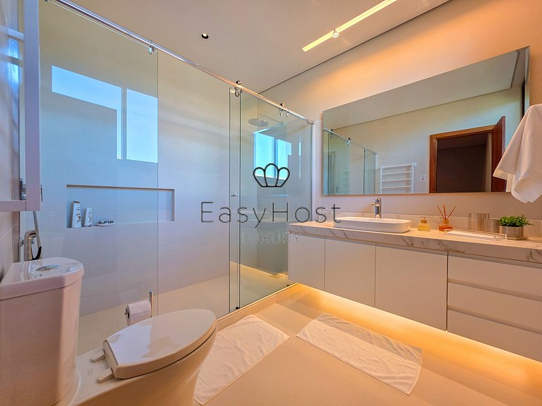 Luxurious mansion in Angra dos Reis, a haven of refinement.