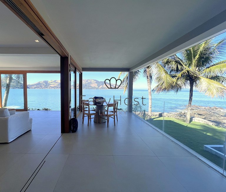 Exclusive house for rent in Angra dos Reis, Rio de Janeiro.