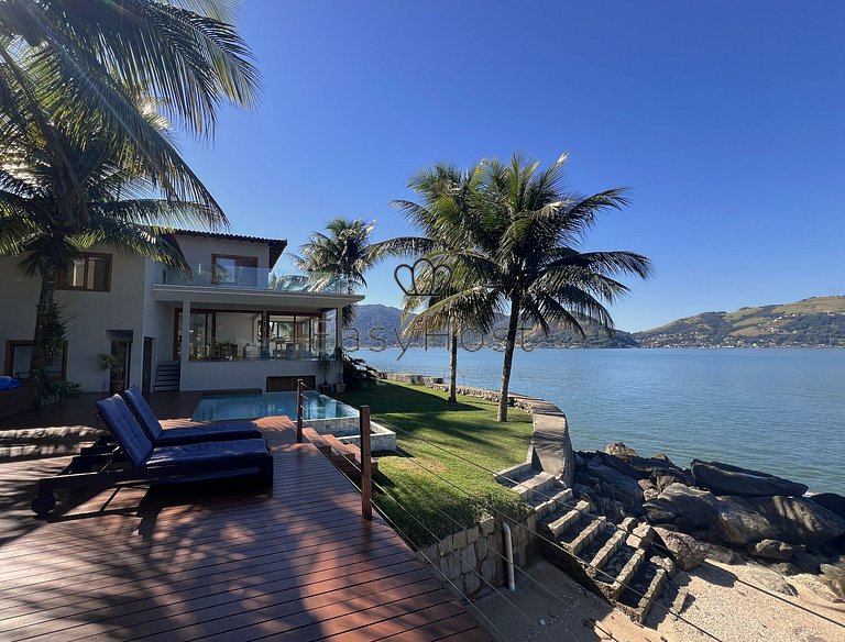 Exclusive house for rent in Angra dos Reis, Rio de Janeiro.