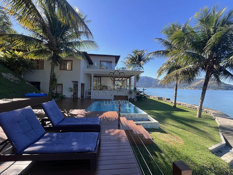 Casa Exclusiva para Locação no Condomínio Portobello – Angra