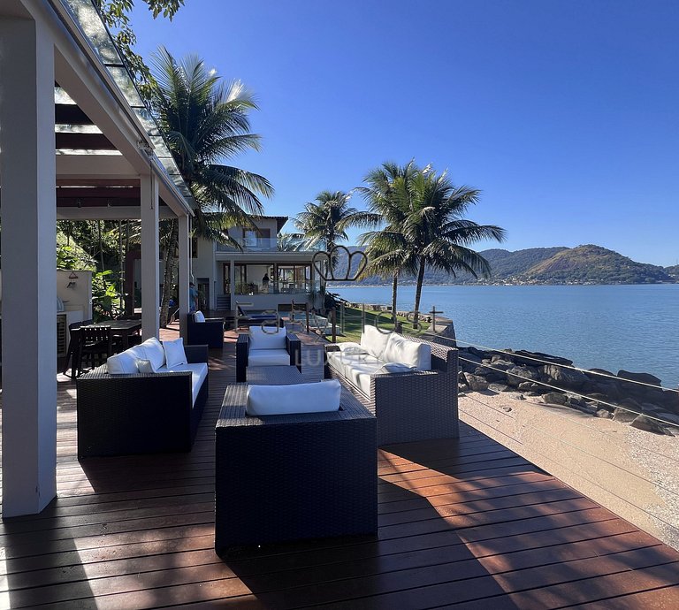 Casa Exclusiva para Locação no Condomínio Portobello – Angra