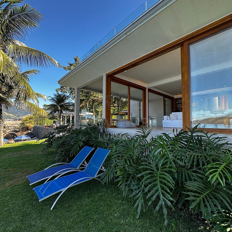 Exclusive house for rent in Angra dos Reis, Rio de Janeiro.